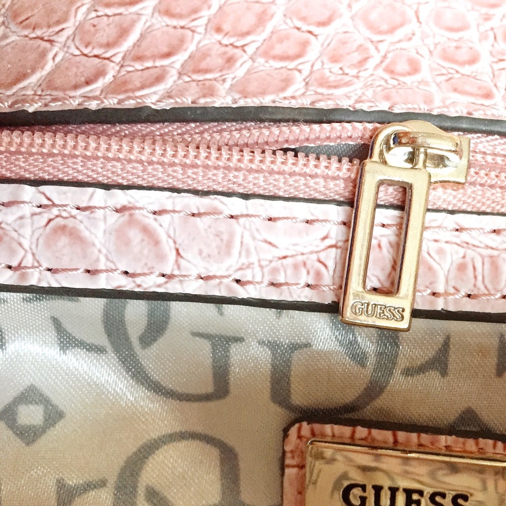 Guess Flap Bag - Picture 4 of 5